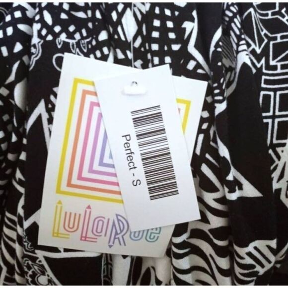 LULAROE BLACK & WHITE PERFECT DRESS SZ.S NWT. - Picture 3 of 4